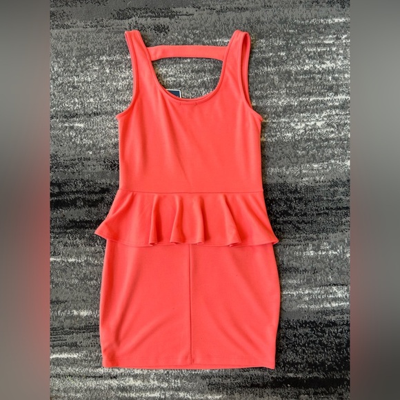 NWT Y2K SOPRANO Peplum Dress - Picture 2 of 4